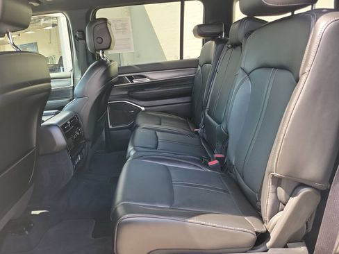 Used 2025 Jeep Wagoneer 2WD w/ Premium Group I image 11