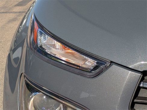 Used 2025 Hyundai Venue SEL image 6