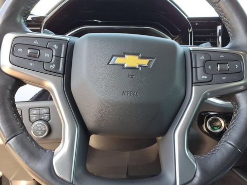 Used 2022 Chevrolet Silverado 1500 LTZ w/ LTZ Convenience Package II AWD/4WD image 25