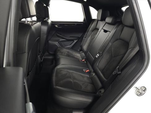 Used 2018 Porsche Macan image 29