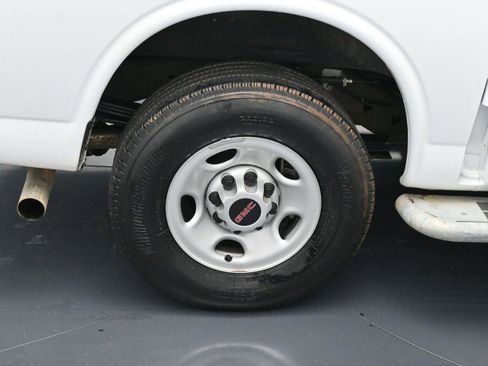 Used 2024 GMC Savana 2500 w/ Driver Convenience Package image 24