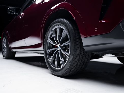 Used 2025 BMW X6 xDrive40i w/ Executive Package image 78