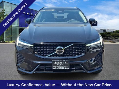 Certified 2025 Volvo XC60 B5 Core AWD/4WD image 2