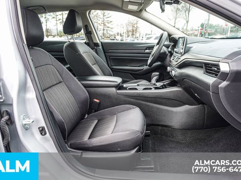 Used 2024 Nissan Altima 2.5 SV FWD image 23