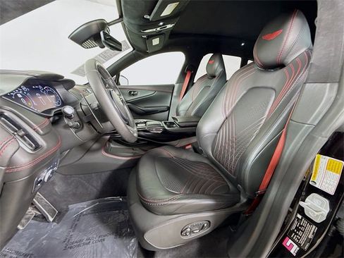 Used 2021 Aston Martin DBX image 11
