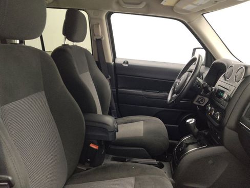 Used 2016 Jeep Patriot Latitude image 21