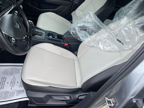 Used 2020 Volkswagen Jetta R-Line image 22