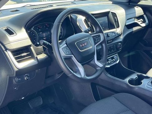 Used 2024 GMC Terrain SLE FWD image 12