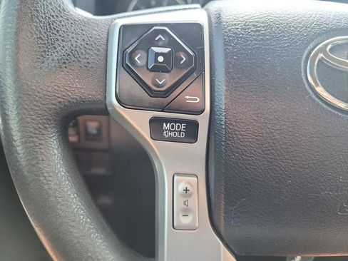 Used 2014 Toyota Tundra SR5 w/ SR5 Upgrade Package AWD/4WD image 29