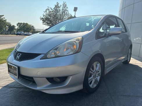 Used 2011 Honda Fit Sport image 3