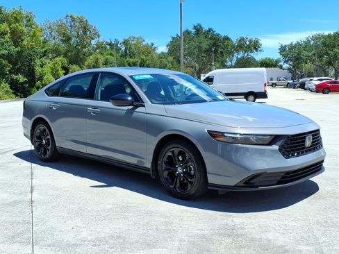Used 2025 Honda Accord SE image 17