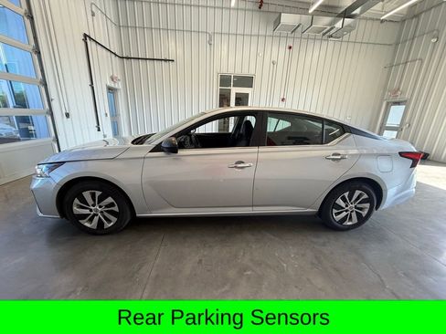 Used 2024 Nissan Altima 2.5 S FWD image 9