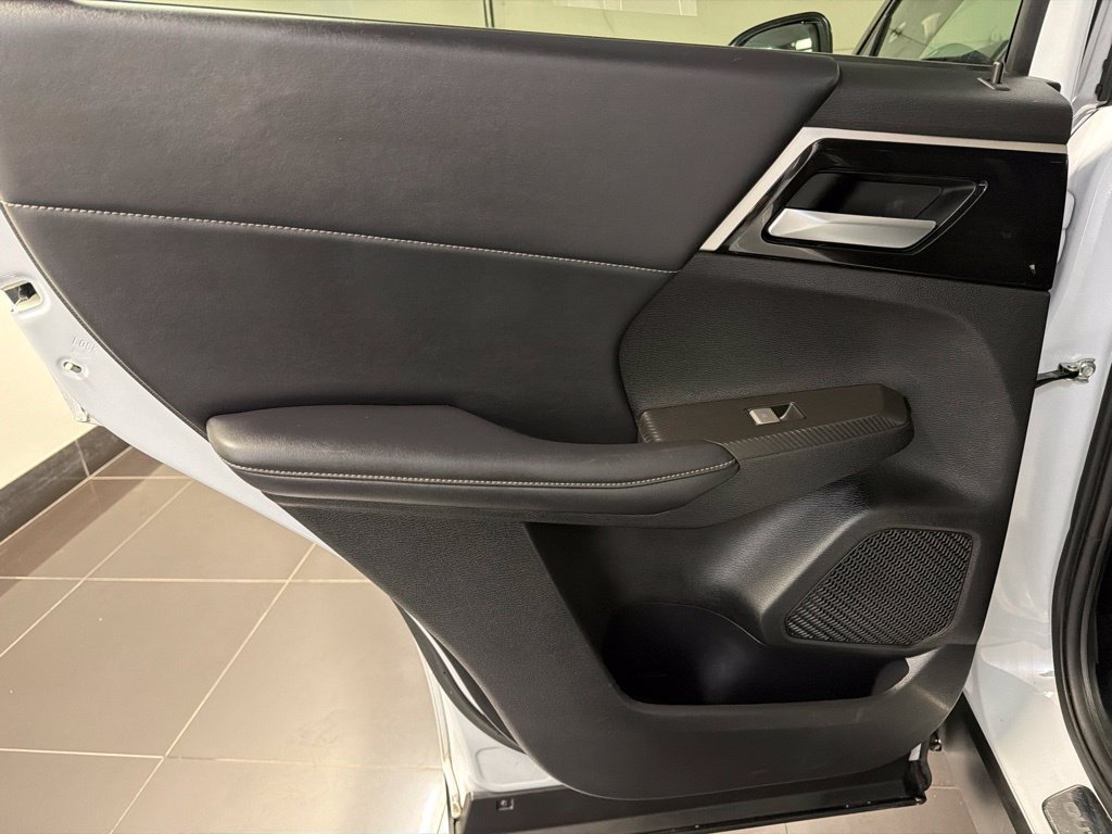 Used 2024 Mitsubishi Outlander SE AWD/4WD image 33