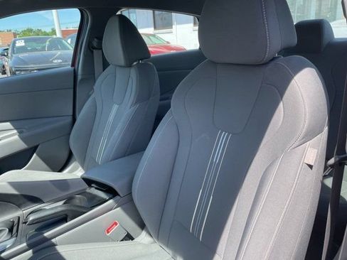 Used 2023 Hyundai Elantra SEL FWD image 9