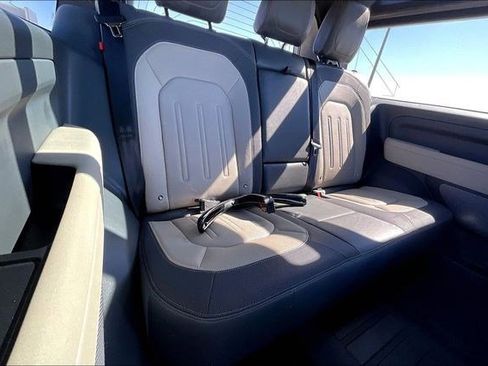 Used 2022 Land Rover Defender 90 X-Dynamic S image 32