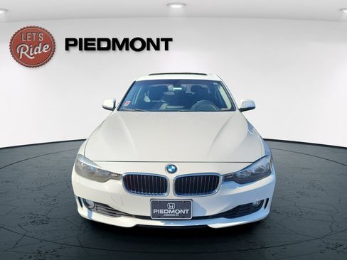 Used 2013 BMW 328i xDrive Sedan AWD/4WD image 2