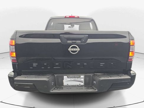 Used 2025 Nissan Frontier SV RWD image 10