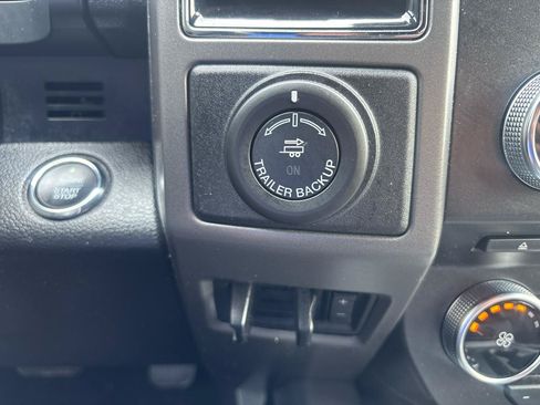 Used 2018 Ford Expedition Max XLT AWD/4WD image 17