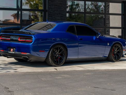 Used 2019 Dodge Challenger SRT Hellcat w/ Laguna Leather Package RWD image 10