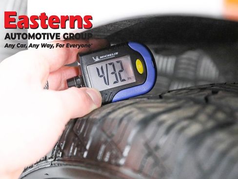 Used 2023 Chrysler Voyager LX image 27