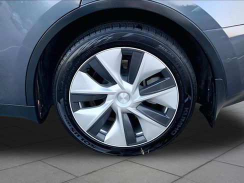 Used 2022 Tesla Model Y Long Range AWD/4WD image 10