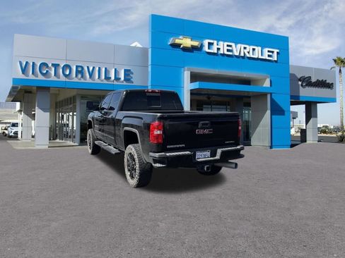 Used 2018 GMC Sierra 2500 Denali w/ Duramax Plus Package AWD/4WD image 8