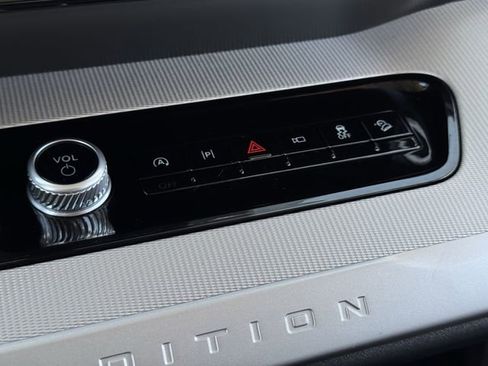 Certified 2025 Ford Expedition Active image 20