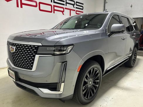 Used 2022 Cadillac Escalade Premium Luxury w/ Performance Package AWD/4WD image 2