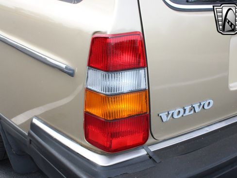 Used 1989 Volvo 240 Wagon image 12