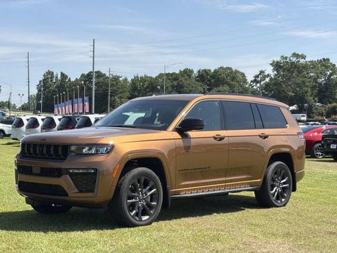 New 2026 Jeep Grand Cherokee L Limited AWD/4WD image 16