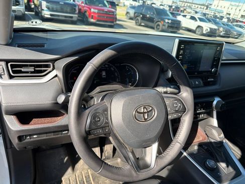 Used 2021 Toyota RAV4 Limited AWD/4WD image 6
