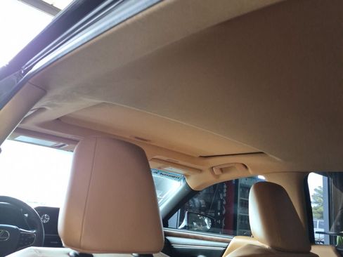Used 2023 Lexus ES 350 w/ Premium Package FWD image 9