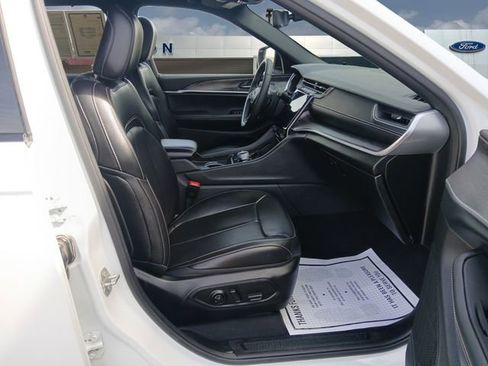 Used 2024 Jeep Grand Cherokee L Limited w/ Luxury Tech Group II image 15