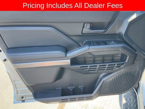 Used 2025 Toyota 4Runner SR5 AWD/4WD image 3
