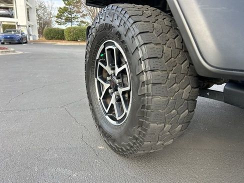 Used 2024 Jeep Gladiator Rubicon w/ Technology Group image 10