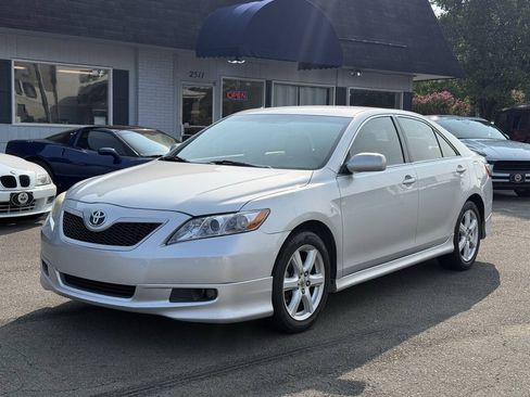 Used 2009 Toyota Camry SE FWD image 4