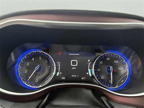 Used 2020 Chrysler Pacifica Limited image 17