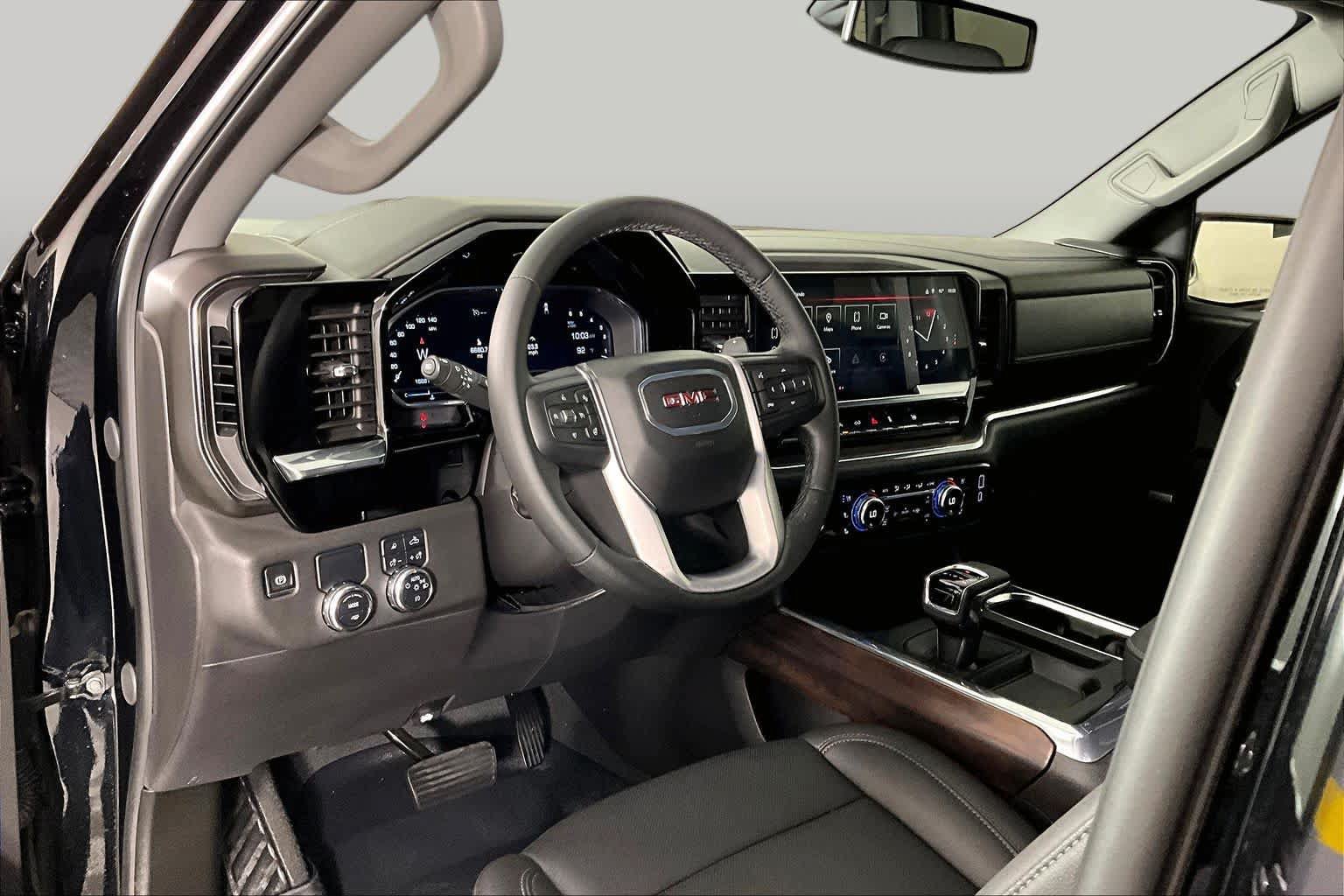 Used 2024 GMC Sierra 1500 SLT RWD image 16