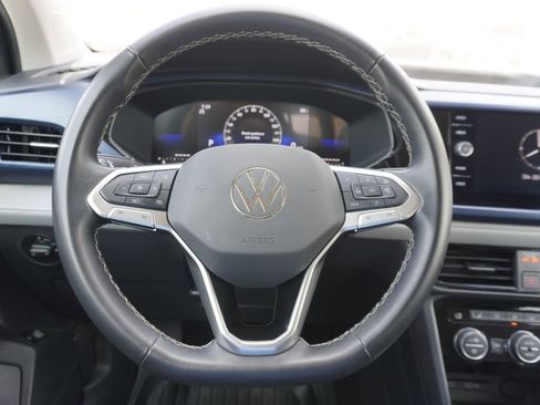 Used 2024 Volkswagen Taos SE FWD image 10