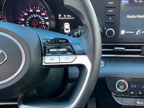 Used 2021 Hyundai Elantra SEL image 24