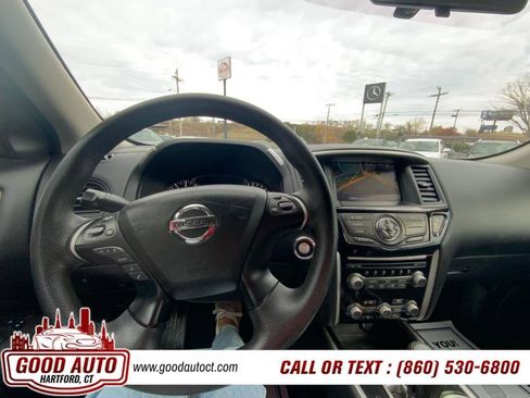Used 2017 Nissan Pathfinder S image 18