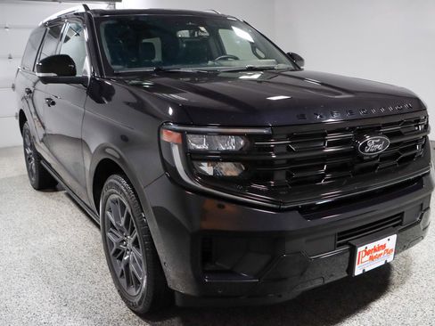 Used 2025 Ford Expedition Platinum w/ Stealth Performance Package AWD/4WD image 5