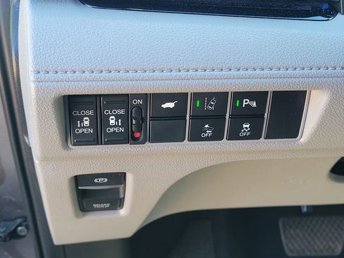 Used 2019 Honda Odyssey Elite image 21