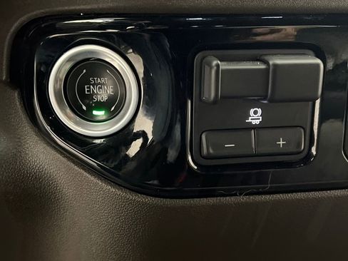 Used 2024 Chevrolet Silverado 2500 LT image 44