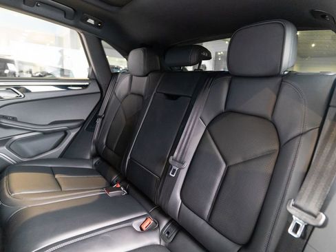 Certified 2026 Porsche Macan S AWD/4WD image 35