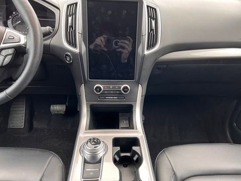 Used 2024 Ford Edge SEL w/ Convenience Package image 14