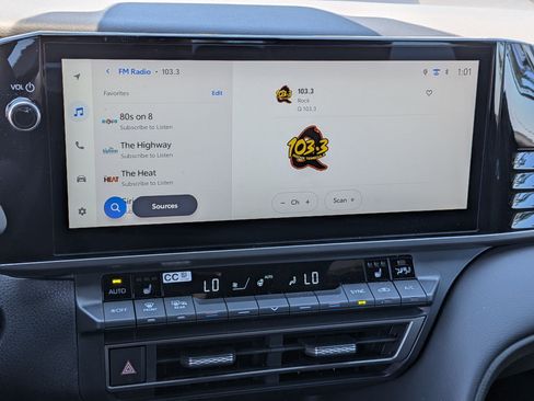 Used 2025 Toyota Camry XSE image 22