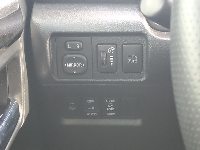 Used 2020 Toyota 4Runner 4WD image 18