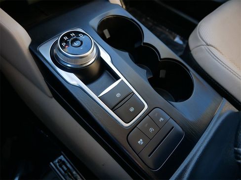 Certified 2022 Ford Escape Titanium image 19