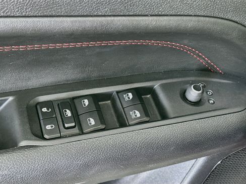 Used 2025 Jeep Compass Trailhawk AWD/4WD image 15